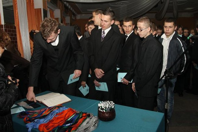 Ślubowanie pierwszych klas (zdjęcia)