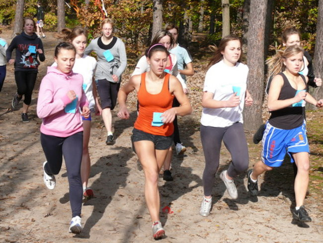 Biegiem przez las (zdjęcia)