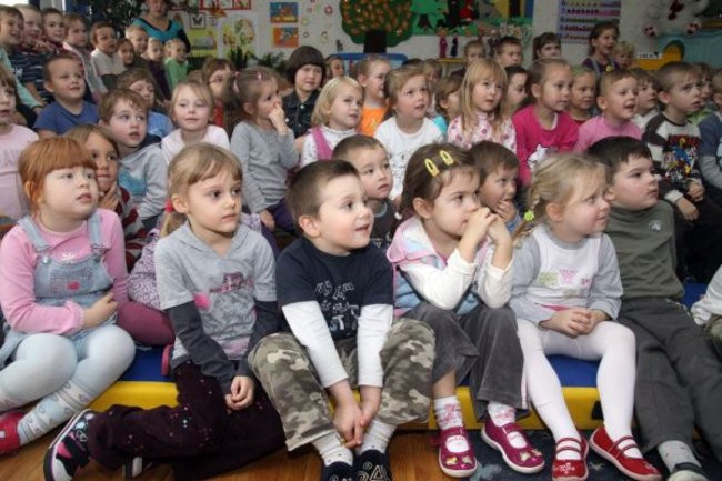 Pyrek z wizytą w przedszkolu (zdjęcia)