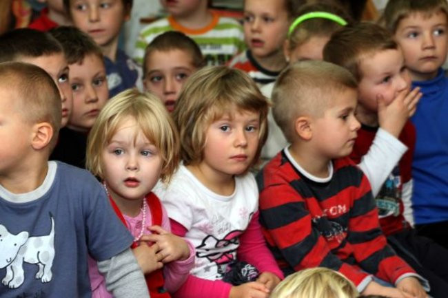 Pyrek z wizytą w przedszkolu (zdjęcia)