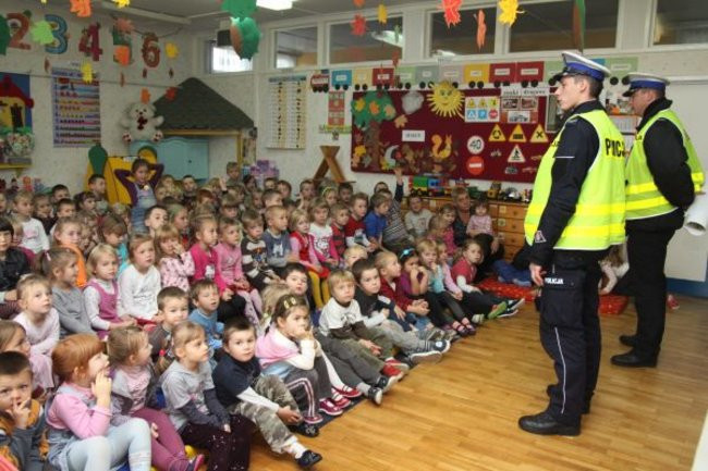 Pyrek z wizytą w przedszkolu (zdjęcia)