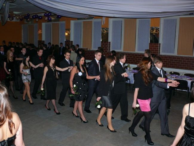 Studniówka w dawnej 