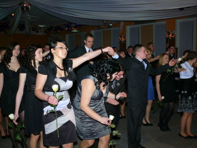 Studniówka w dawnej 