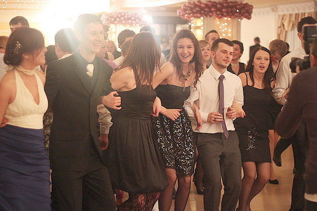 Kolejna studniówka uczniów I LO w Rawiczu (dużo zdjęć)