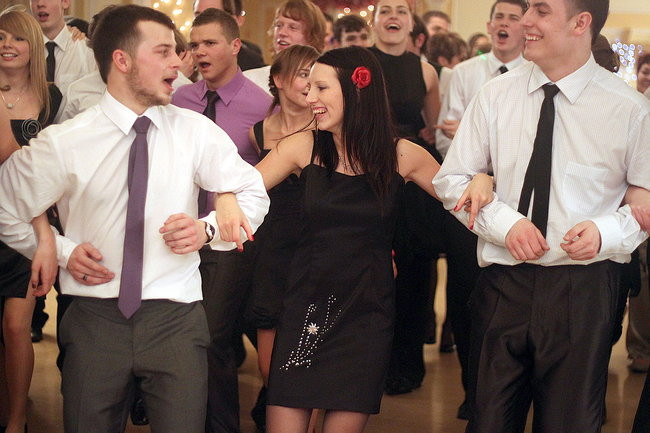 Kolejna studniówka uczniów I LO w Rawiczu (dużo zdjęć)