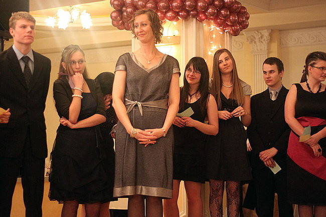 Kolejna studniówka uczniów I LO w Rawiczu (dużo zdjęć)