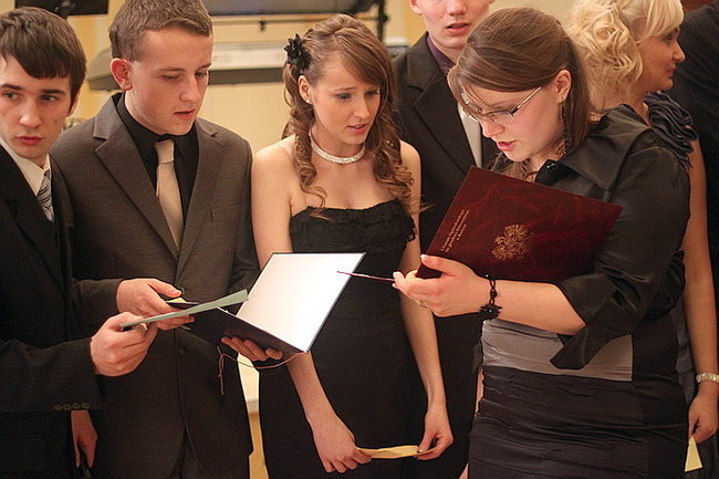 Kolejna studniówka uczniów I LO w Rawiczu (dużo zdjęć)