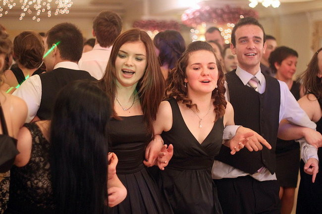 Kolejna studniówka uczniów I LO w Rawiczu (dużo zdjęć)