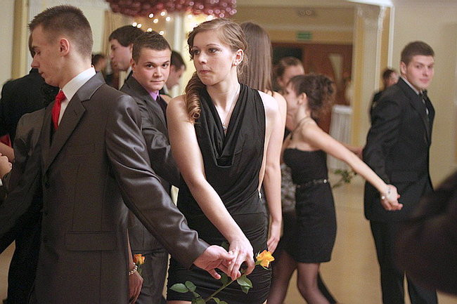 Kolejna studniówka uczniów I LO w Rawiczu (dużo zdjęć)