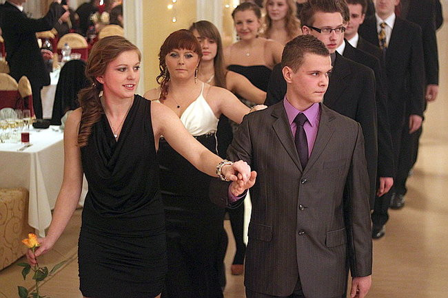 Kolejna studniówka uczniów I LO w Rawiczu (dużo zdjęć)