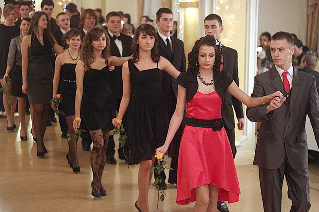 Kolejna studniówka uczniów I LO w Rawiczu (dużo zdjęć)