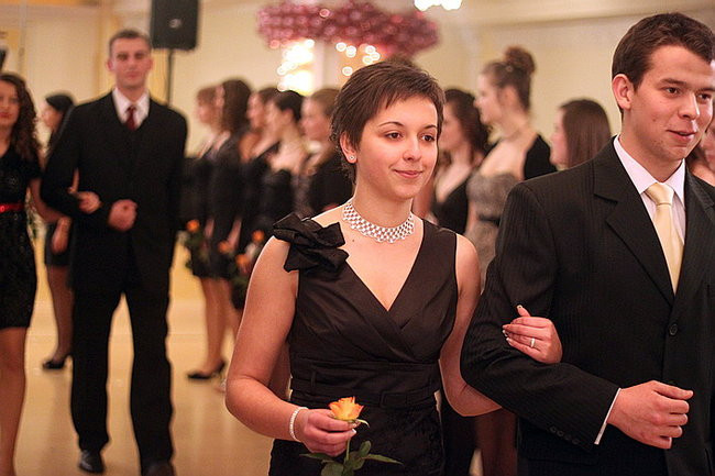 Kolejna studniówka uczniów I LO w Rawiczu (dużo zdjęć)