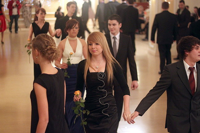 Kolejna studniówka uczniów I LO w Rawiczu (dużo zdjęć)