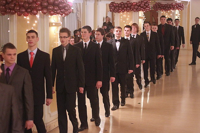 Kolejna studniówka uczniów I LO w Rawiczu (dużo zdjęć)