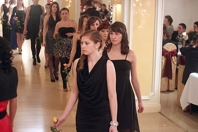 Kolejna studniówka uczniów I LO w Rawiczu (dużo zdjęć)