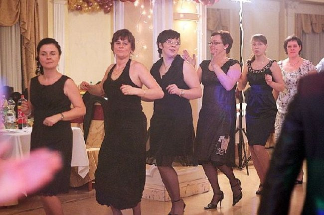 Ostatnia odsłona studniówki Zespołu Szkół Zawodowych w Rawiczu (dużo zdjęć)