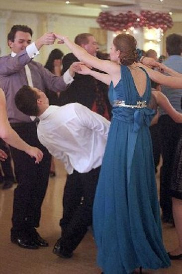 Ostatnia odsłona studniówki Zespołu Szkół Zawodowych w Rawiczu (dużo zdjęć)