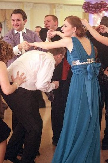 Ostatnia odsłona studniówki Zespołu Szkół Zawodowych w Rawiczu (dużo zdjęć)