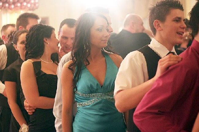 Ostatnia odsłona studniówki Zespołu Szkół Zawodowych w Rawiczu (dużo zdjęć)