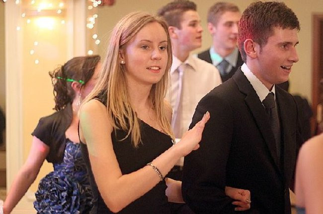 Ostatnia odsłona studniówki Zespołu Szkół Zawodowych w Rawiczu (dużo zdjęć)