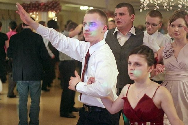 Ostatnia odsłona studniówki Zespołu Szkół Zawodowych w Rawiczu (dużo zdjęć)