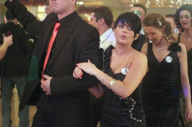 Ostatnia odsłona studniówki Zespołu Szkół Zawodowych w Rawiczu (dużo zdjęć)