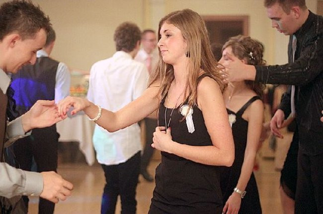 Ostatnia odsłona studniówki Zespołu Szkół Zawodowych w Rawiczu (dużo zdjęć)