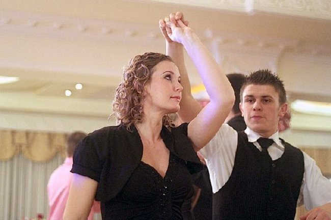 Ostatnia odsłona studniówki Zespołu Szkół Zawodowych w Rawiczu (dużo zdjęć)