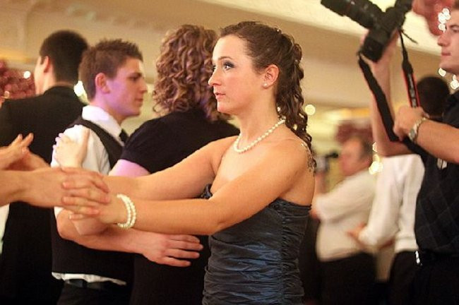 Ostatnia odsłona studniówki Zespołu Szkół Zawodowych w Rawiczu (dużo zdjęć)