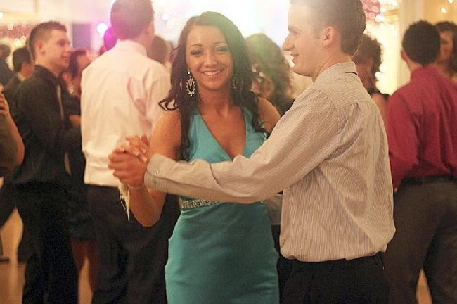 Ostatnia odsłona studniówki Zespołu Szkół Zawodowych w Rawiczu (dużo zdjęć)