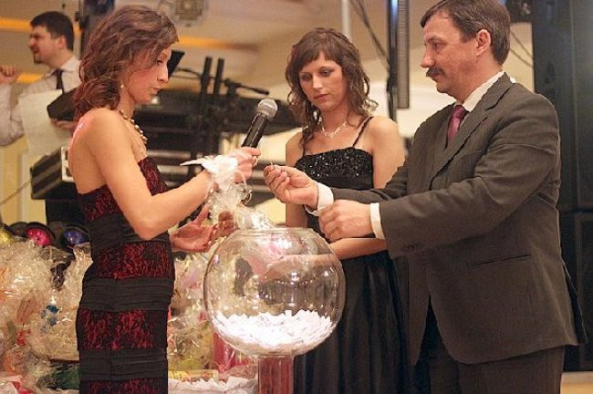 Ostatnia odsłona studniówki Zespołu Szkół Zawodowych w Rawiczu (dużo zdjęć)