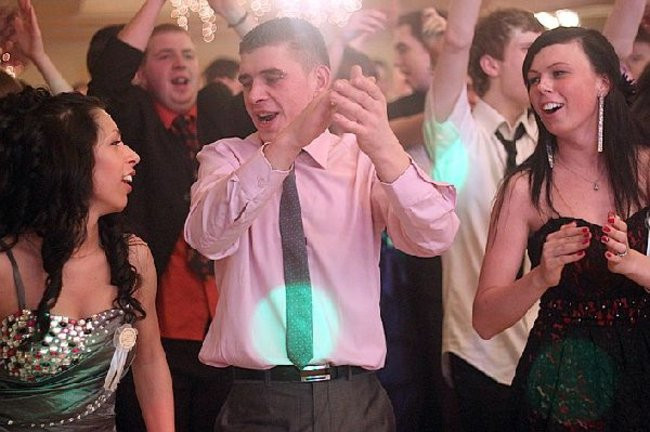 Ostatnia odsłona studniówki Zespołu Szkół Zawodowych w Rawiczu (dużo zdjęć)