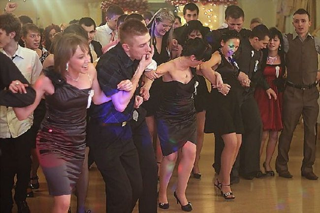 Ostatnia odsłona studniówki Zespołu Szkół Zawodowych w Rawiczu (dużo zdjęć)