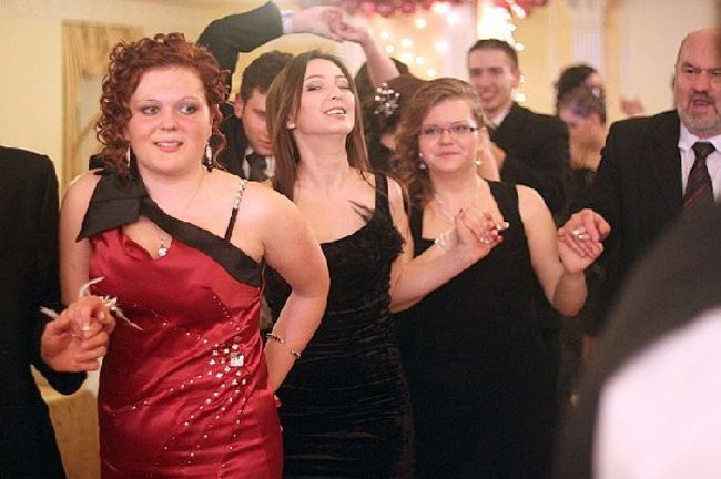 Ostatnia odsłona studniówki Zespołu Szkół Zawodowych w Rawiczu (dużo zdjęć)