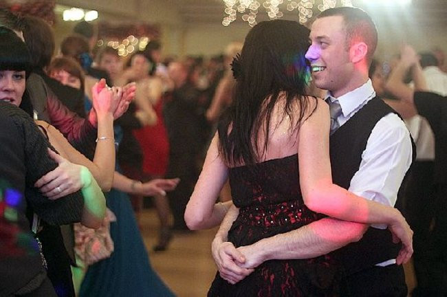 Ostatnia odsłona studniówki Zespołu Szkół Zawodowych w Rawiczu (dużo zdjęć)