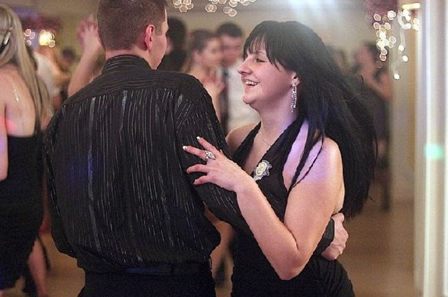 Ostatnia odsłona studniówki Zespołu Szkół Zawodowych w Rawiczu (dużo zdjęć)