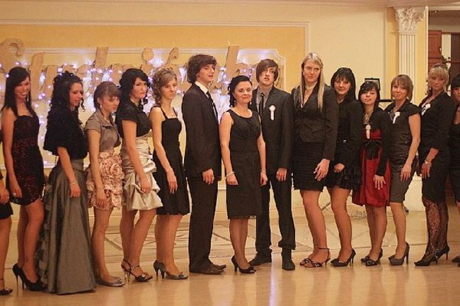 Ostatnia odsłona studniówki Zespołu Szkół Zawodowych w Rawiczu (dużo zdjęć)