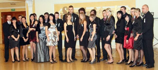 Ostatnia odsłona studniówki Zespołu Szkół Zawodowych w Rawiczu (dużo zdjęć)