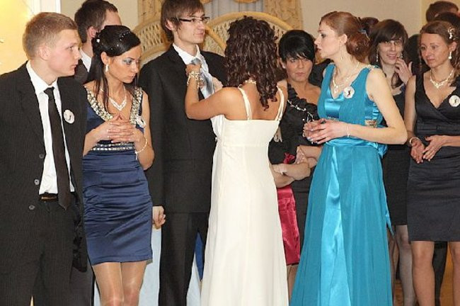 Ostatnia odsłona studniówki Zespołu Szkół Zawodowych w Rawiczu (dużo zdjęć)