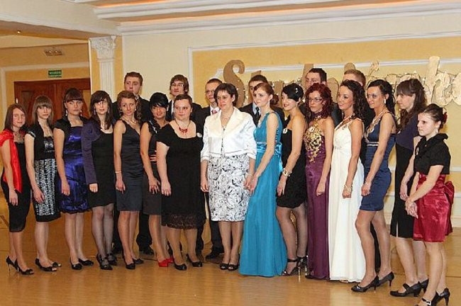 Ostatnia odsłona studniówki Zespołu Szkół Zawodowych w Rawiczu (dużo zdjęć)