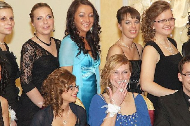 Ostatnia odsłona studniówki Zespołu Szkół Zawodowych w Rawiczu (dużo zdjęć)