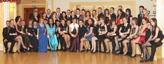 Ostatnia odsłona studniówki Zespołu Szkół Zawodowych w Rawiczu (dużo zdjęć)