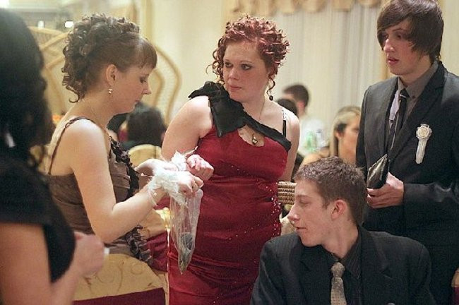 Ostatnia odsłona studniówki Zespołu Szkół Zawodowych w Rawiczu (dużo zdjęć)