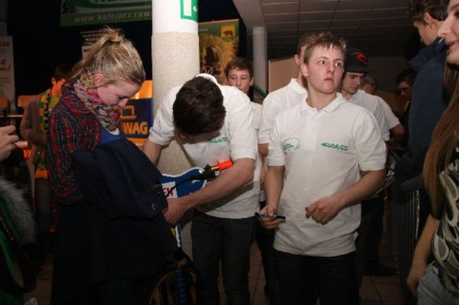 Kolejarz Rawicz zaprezentował się w gimnazjum (zdjęcia)