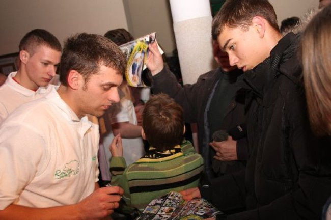 Kolejarz Rawicz zaprezentował się w gimnazjum (zdjęcia)