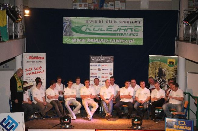 Kolejarz Rawicz zaprezentował się w gimnazjum (zdjęcia)