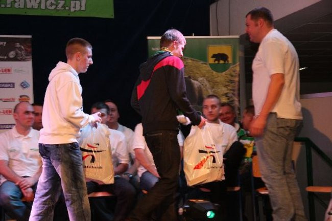 Kolejarz Rawicz zaprezentował się w gimnazjum (zdjęcia)