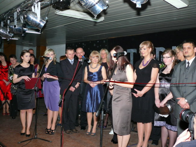 Maturzyści II LO tańczyli u siebie (zdjęcia)