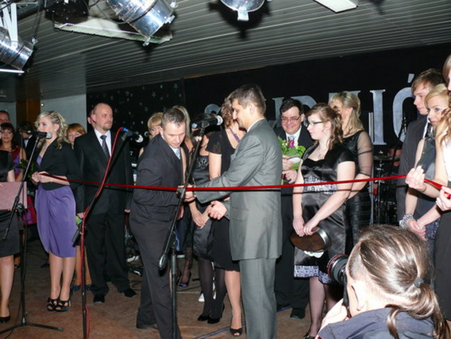 Maturzyści II LO tańczyli u siebie (zdjęcia)