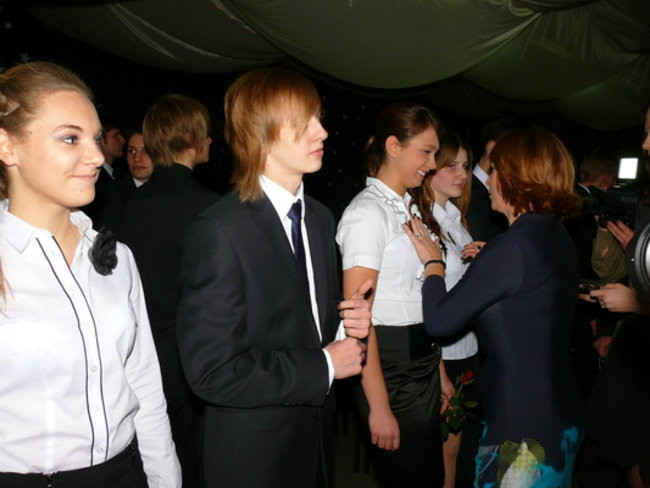 Maturzyści II LO tańczyli u siebie (zdjęcia)